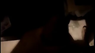 1080p un ouvrier costaud sest fait prendre en train de se branler dans un escalier
