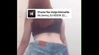 18 year old na lalaki hinalikan at titirahin ang maputing tiyahin