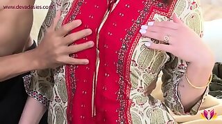 18 sal ki larki ka chuchi dabai and chudai indian