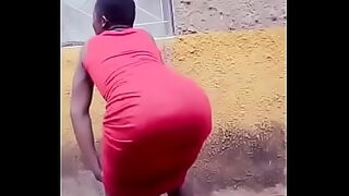 ass twerking naked