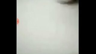 anak smp baju kuning di entot diruang tamu