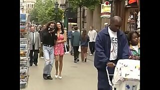 a chaque fois que je fais un teens elle enleve un vetement