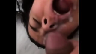 amigo dejo a su novia caliente y sola conmigo asi que nos pusimos a coger a sus espaldas siguenos en