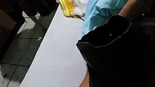 amigo dejo a su novia caliente y sola conmigo asi que nos pusimos a coger a sus espaldas siguenos en