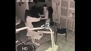 1080p un ouvrier costaud sest fait prendre en train de se branler dans un escalier