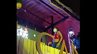 1080p un ouvrier costaud sest fait prendre en train de se branler dans un escalier