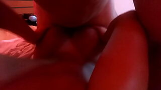 gozando e gemendo