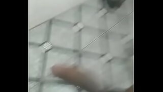 1080p un ouvrier costaud sest fait prendre en train de se branler dans un escalier