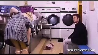 ass hole wide open eww so much poop insse