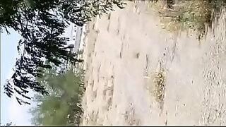 1080p un ouvrier costaud sest fait prendre en train de se branler dans un escalier
