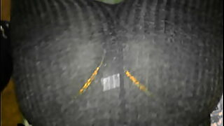 1080p un ouvrier costaud sest fait prendre en train de se branler dans un escalier