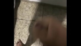 coroa dando o cu