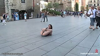 2 spanish chicks