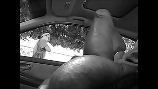 1080p un ouvrier costaud sest fait prendre en train de se branler dans un escalier