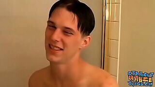 1 guy 2 lesbians