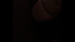 a su hermana dormida y se la folla