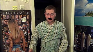 aj applegate cheating husband dad