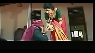 aunty pee spy