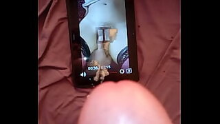 er benutzt meinen kopf wie einen kolben um mich ins gesicht zu ficken dann stecken mir leglocks und nusse in die kehle