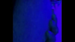1080p un ouvrier costaud sest fait prendre en train de se branler dans un escalier