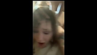 1080p un ouvrier costaud sest fait prendre en train de se branler dans un escalier