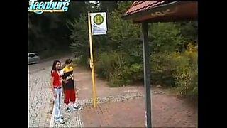 1 guy 2 lesbians