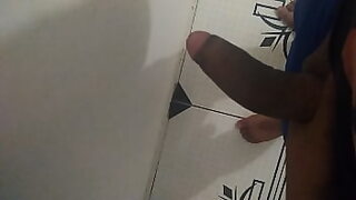 amigo dejo a su novia caliente y sola conmigo asi que nos pusimos a coger a sus espaldas siguenos en