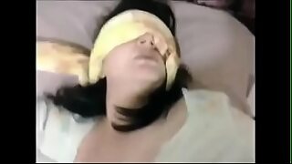 10 sec the naughty boy stripped off moms sari and fucked her hard