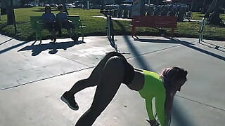 1 girl 4 boys at a time 1 in moutn 2 in vagina 1 in 2 hole
