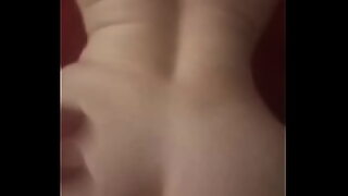 amigo dejo a su novia caliente y sola conmigo asi que nos pusimos a coger a sus espaldas siguenos en