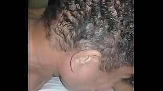 comendo novinha
