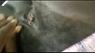 1080p un ouvrier costaud sest fait prendre en train de se branler dans un escalier