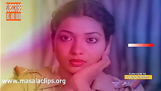 gautami patil kapade changing