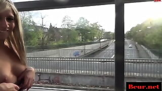 1080p un ouvrier costaud sest fait prendre en train de se branler dans un escalier