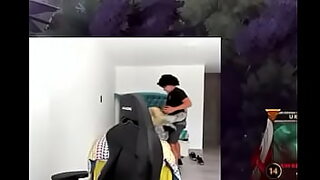 1080p un ouvrier costaud sest fait prendre en train de se branler dans un escalier