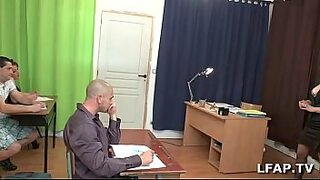 baise dans une classe par eleve