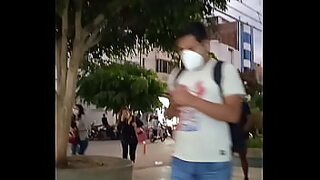 1080p un ouvrier costaud sest fait prendre en train de se branler dans un escalier
