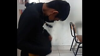 abuela con chico joven