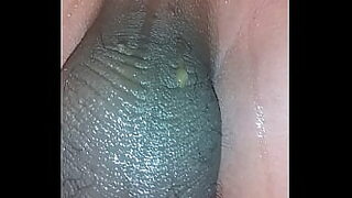 amigo dejo a su novia caliente y sola conmigo asi que nos pusimos a coger a sus espaldas siguenos en