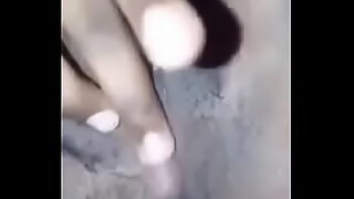 a chaque fois que je fais un teens elle enleve un vetement