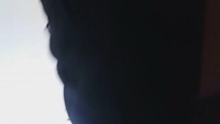 1080p un ouvrier costaud sest fait prendre en train de se branler dans un escalier