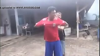 1 guy many girls