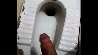 indian pissin desi