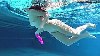 1boy xxx 2girls in pool