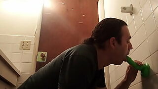 18 year old breaks the seal of the pussy with her step brothers big