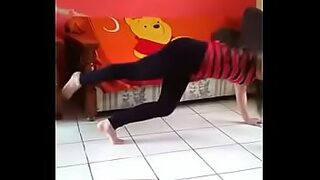 amarrada como una perra y que le den duro y fuerte