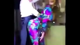 1080p un ouvrier costaud sest fait prendre en train de se branler dans un escalier