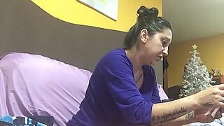 a su hermana dormida y se la folla