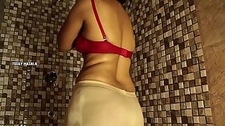 aunty bath hidden