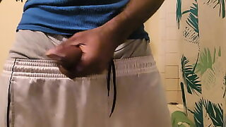 1 girl 4 boys at a time 1 in moutn 2 in vagina 1 in 2 hole